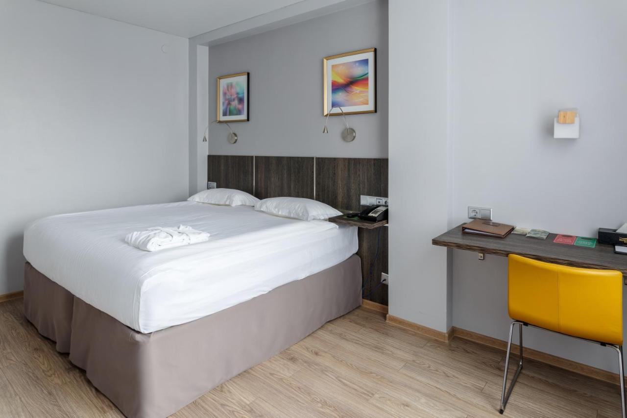 Smart Hotel Bishkek Ngoại thất bức ảnh